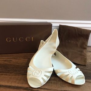 Gucci White Jelly Sandals - size 38 (worn once)